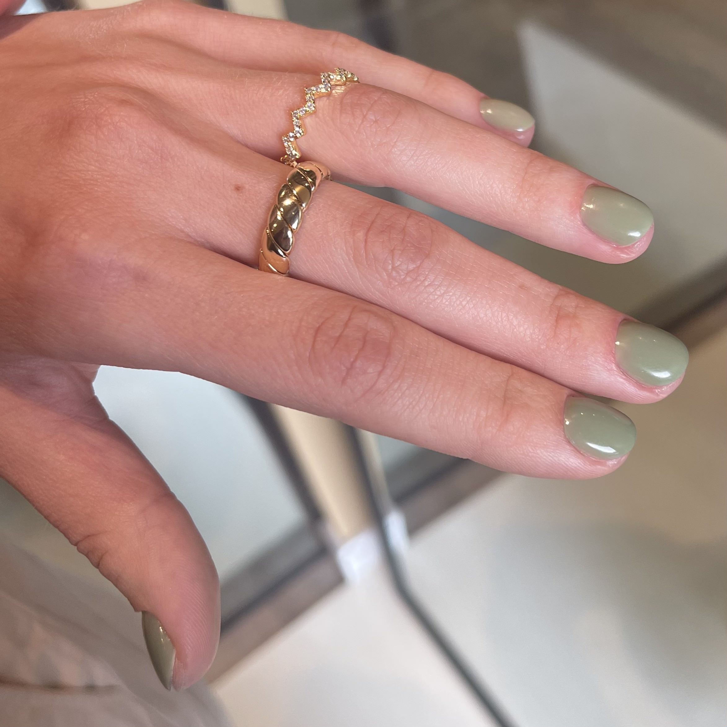 olive green manicure